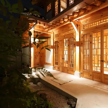 Awik Hanok Stay