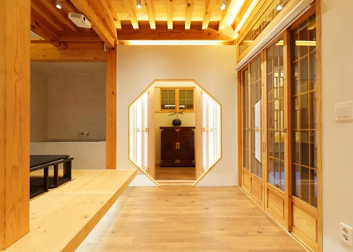 Awik Hanok * ソウル特別市