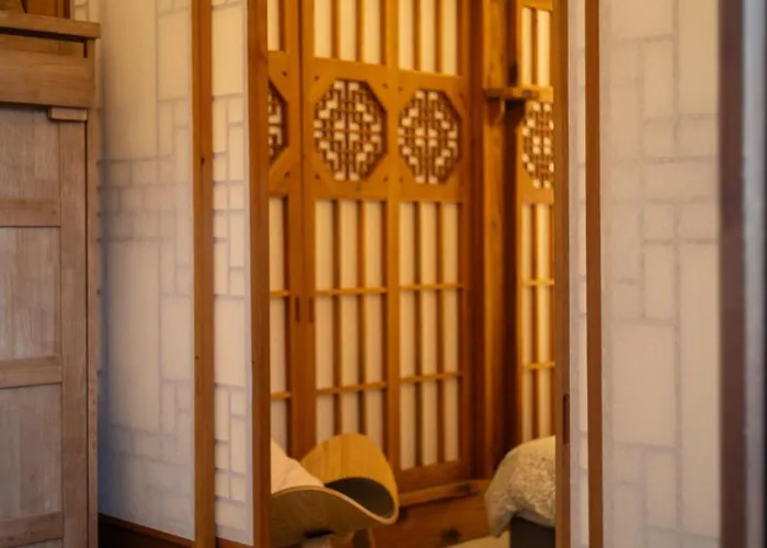 Awik Hanok *